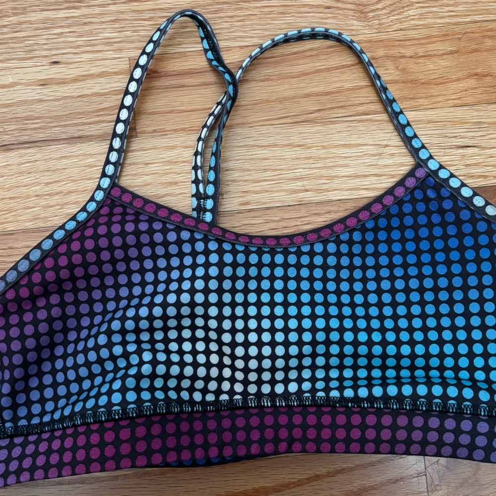 Lululemon sports bra
